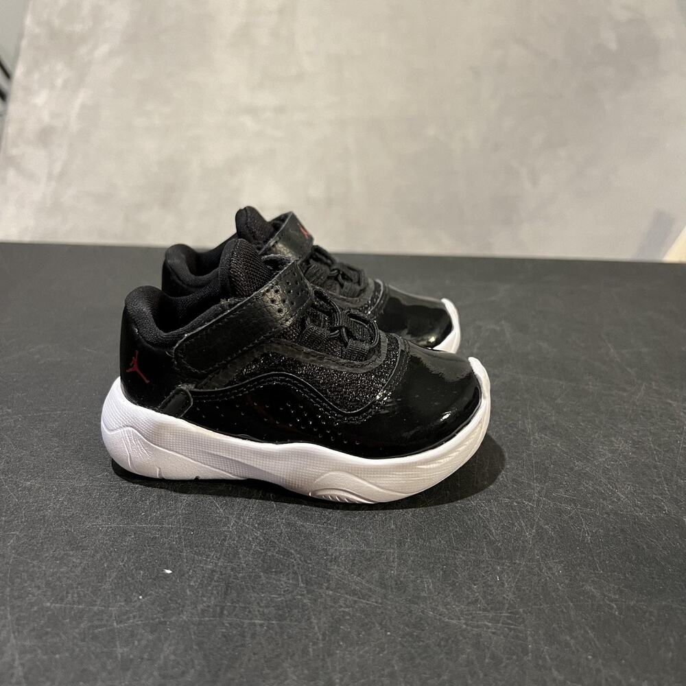 Nike Jordan 11 CMFT Low Shoes Toddler 5C Black Patent Leather Strap CZ0906-005